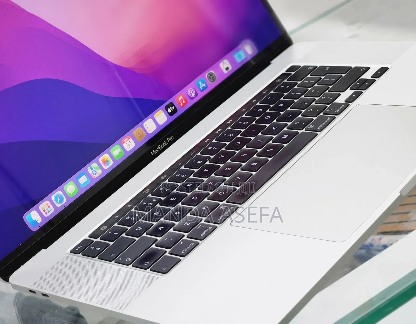 New Laptop Apple MacBook Pro 2019 16GB Intel Core I7 SSD 512GB