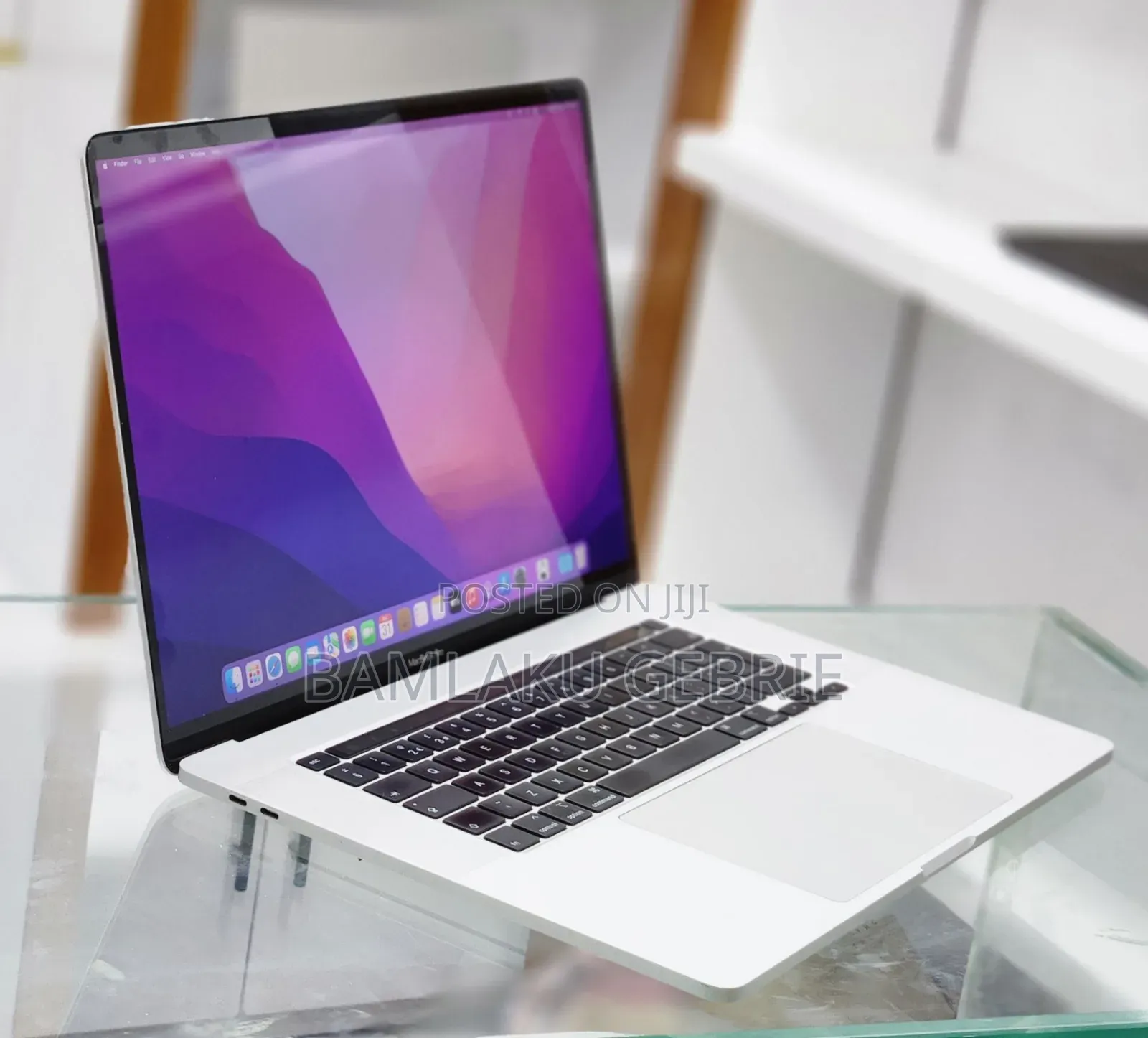 New Laptop Apple MacBook Pro 2019 16GB Intel Core I7 SSD 512GB