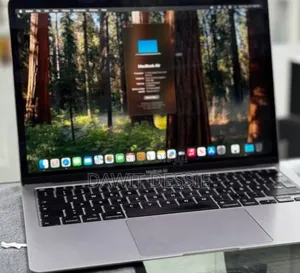 New Laptop Apple MacBook 2020 8GB Intel Core I3 SSD 256GB