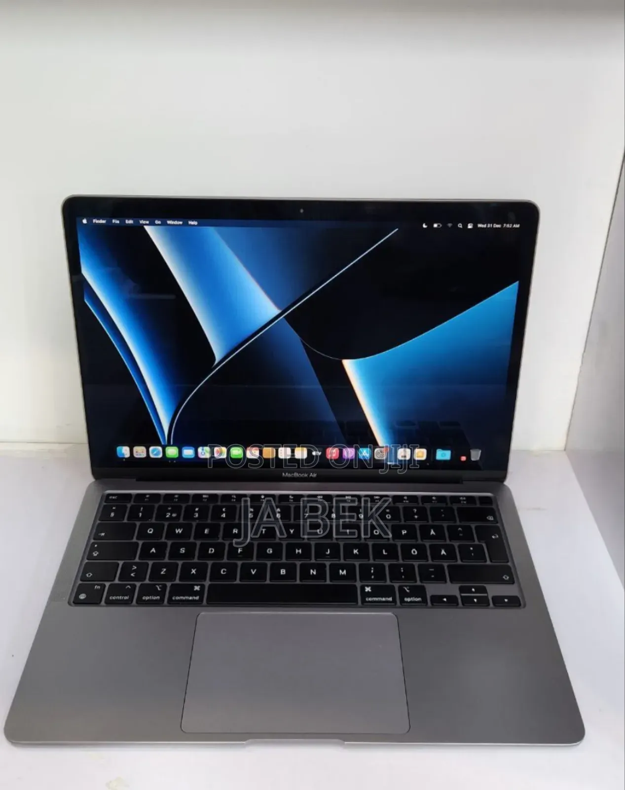 New Laptop Apple MacBook Air 2020 M1 16GB Apple M1 SSD 256GB