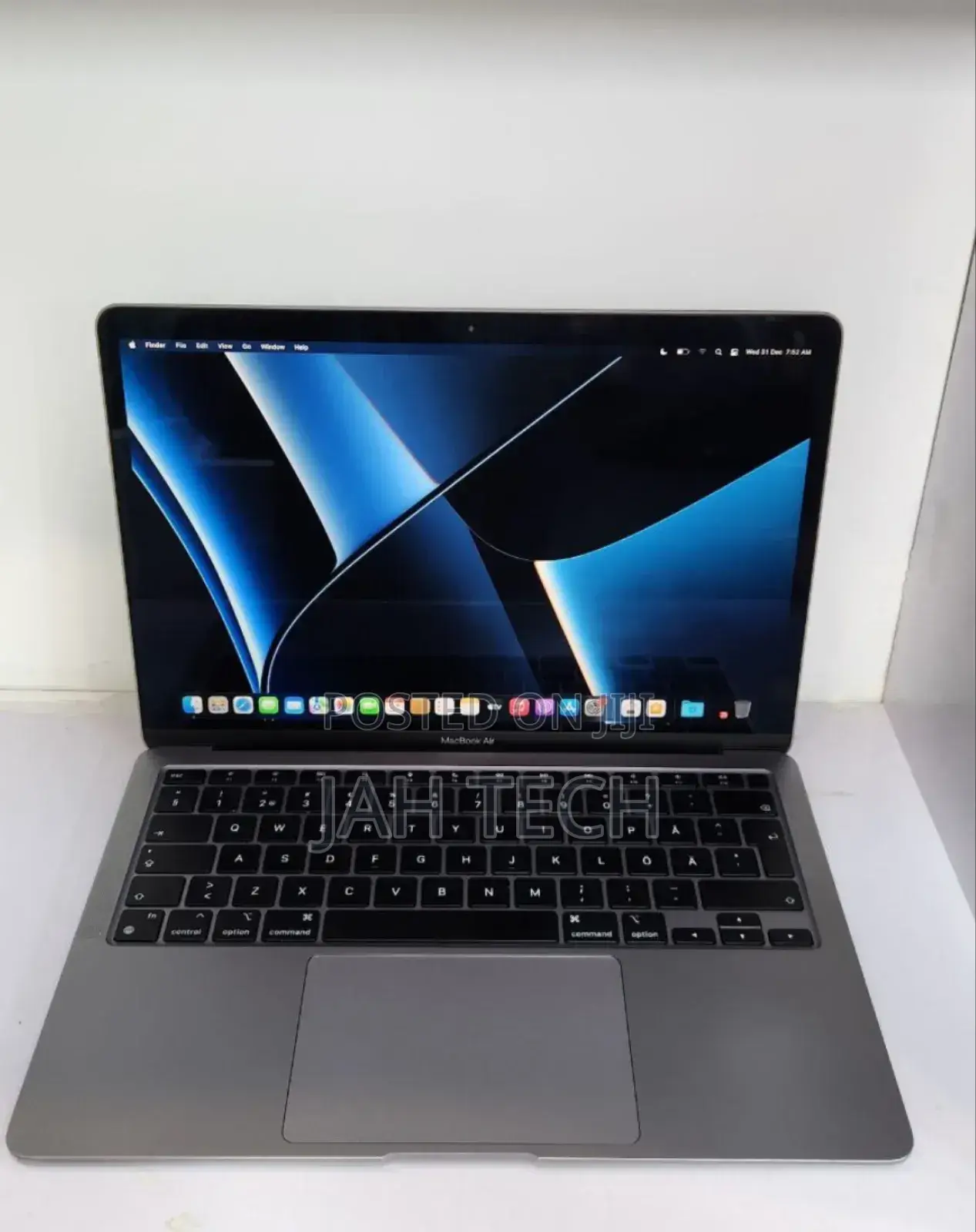 New Laptop Apple MacBook Air 2020 M1 16GB Apple M1 SSD 256GB