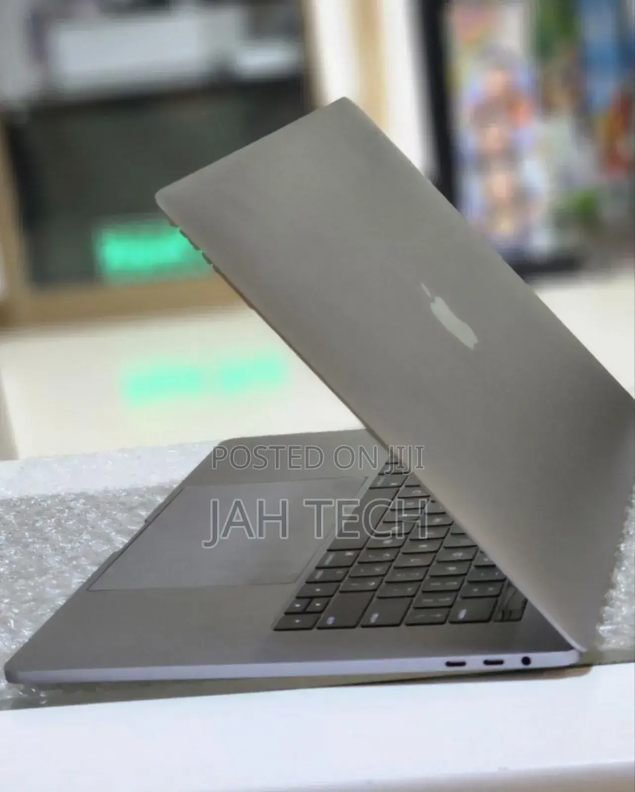 New Laptop Apple MacBook Pro 2019 32GB Intel Core I7 SSD 512GB