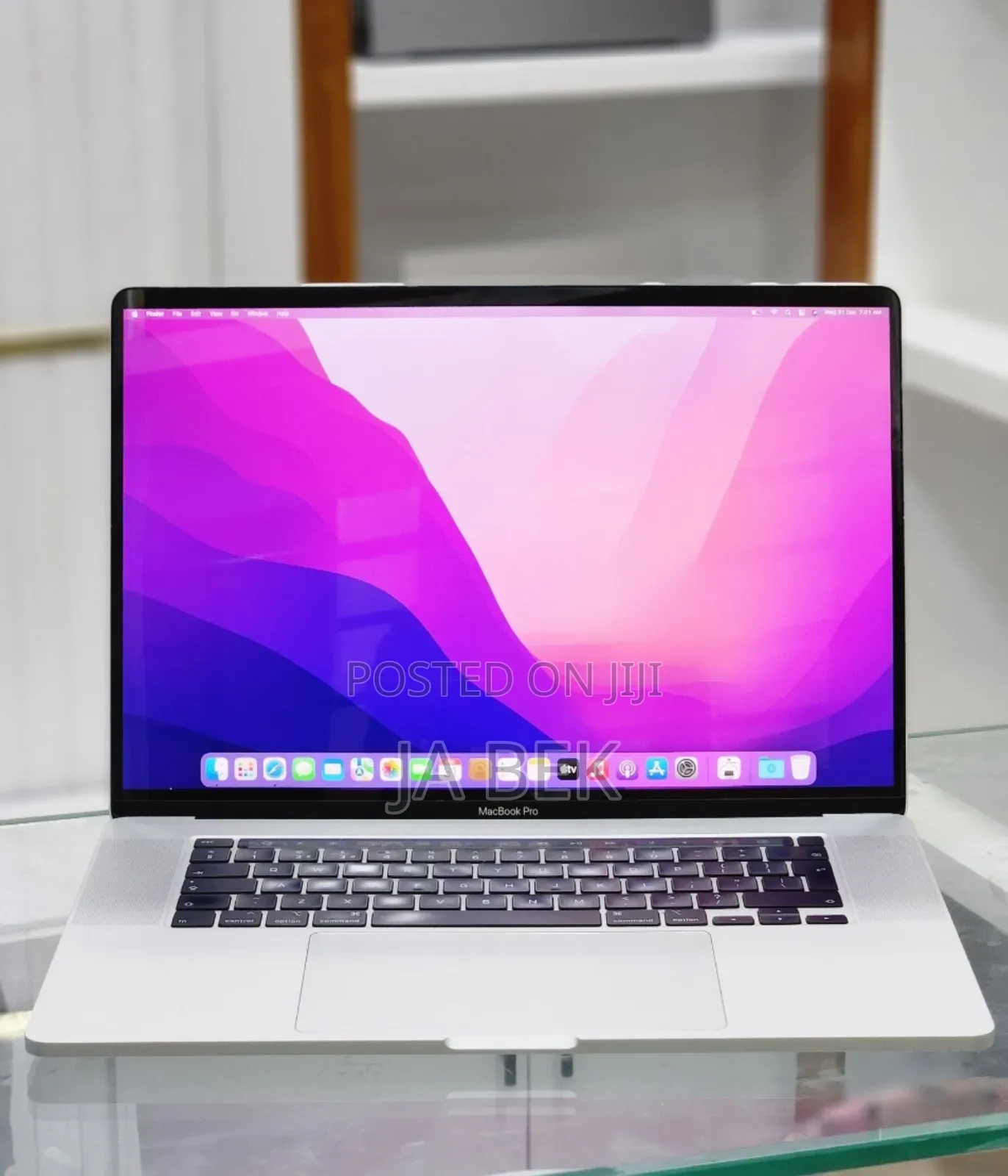 New Laptop Apple MacBook Pro 2019 16GB Intel Core I7 SSD 512GB