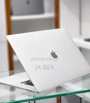 New Laptop Apple MacBook Pro 2019 16GB Intel Core I7 SSD 512GB