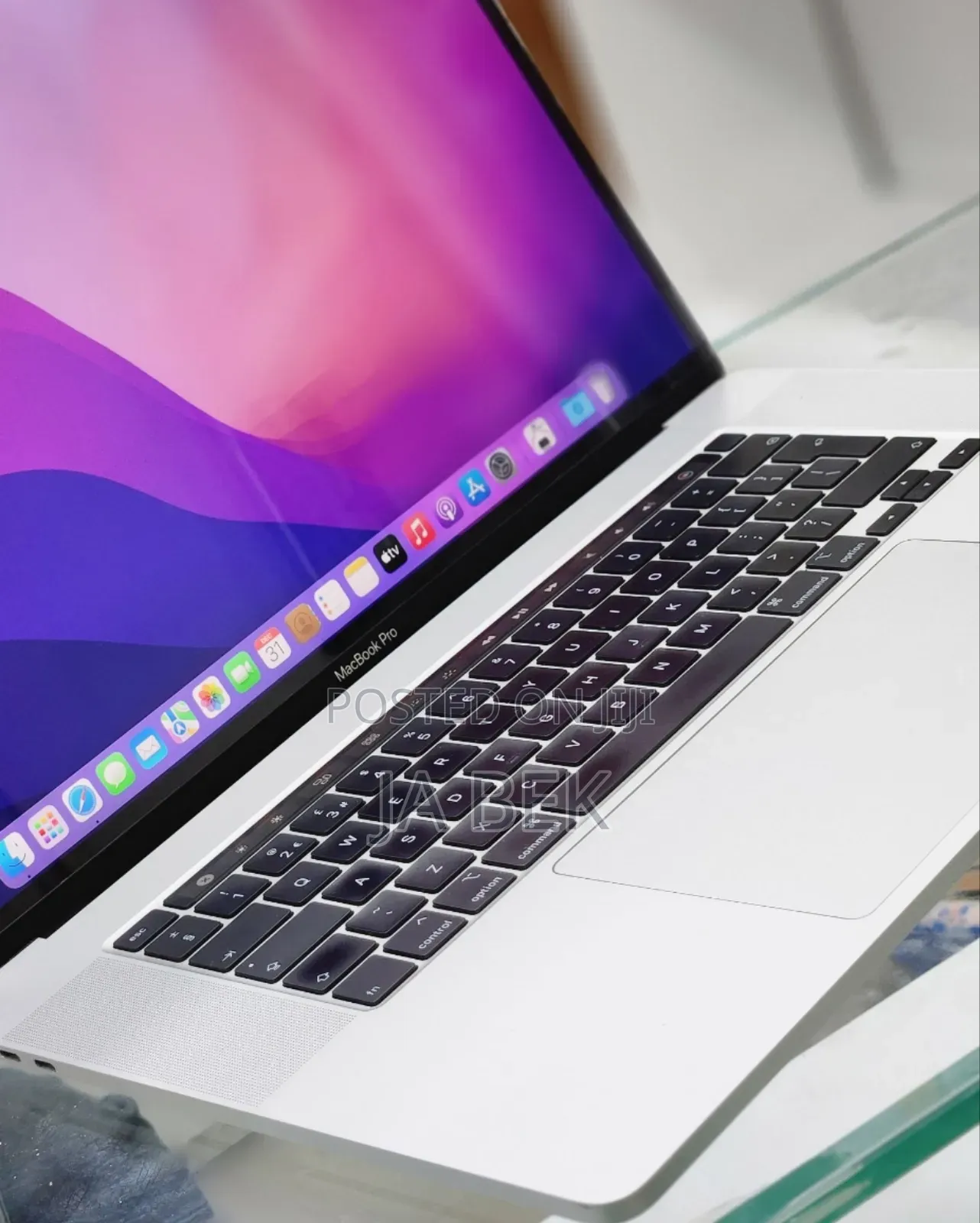 New Laptop Apple MacBook Pro 2019 16GB Intel Core I7 SSD 512GB