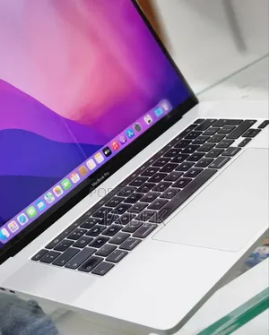 New Laptop Apple MacBook Pro 2019 16GB Intel Core I7 SSD 512GB