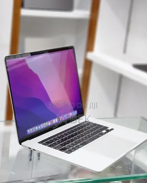 New Laptop Apple MacBook Pro 2019 16GB Intel Core I7 SSD 512GB