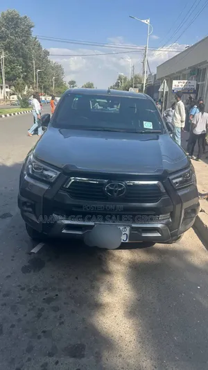 Toyota Hilux 2021 Gold