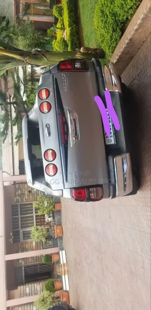 Toyota Hilux 2019 Purple