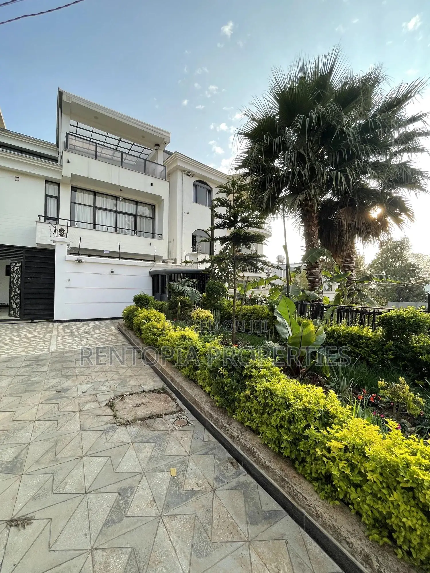 5bdrm House in Yeka for rent