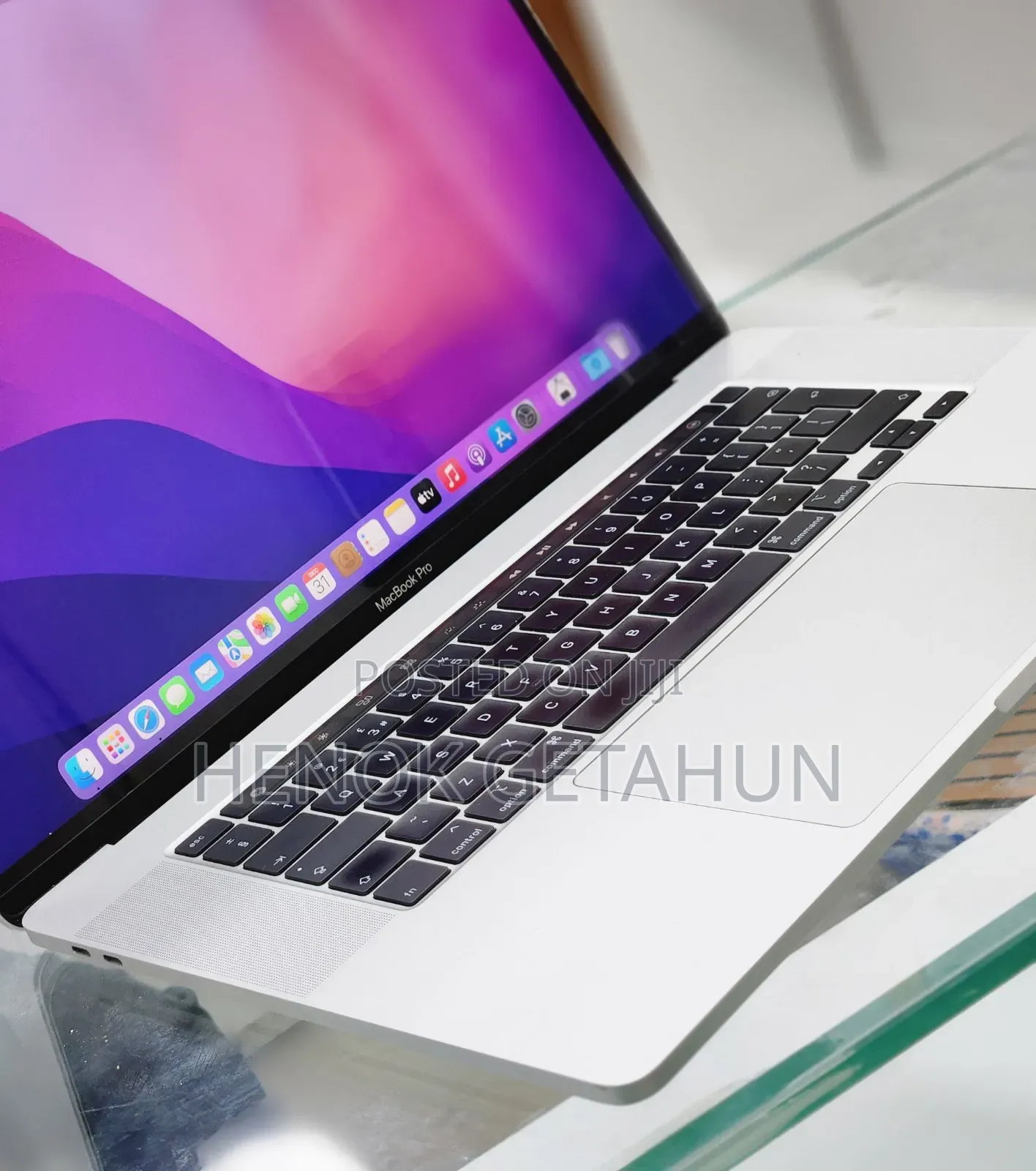 New Laptop Apple MacBook Pro 2019 16GB Intel Core I7 SSD 512GB