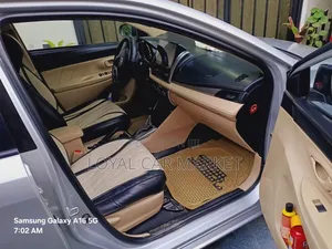 Toyota Yaris 2013 Silver