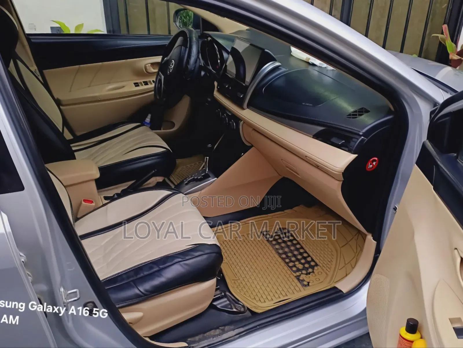 Toyota Yaris 2013 Silver