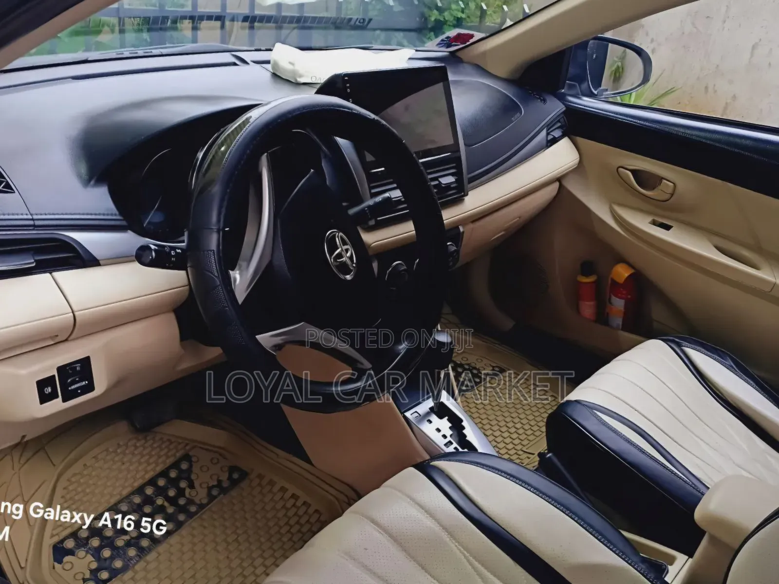 Toyota Yaris 2013 Silver