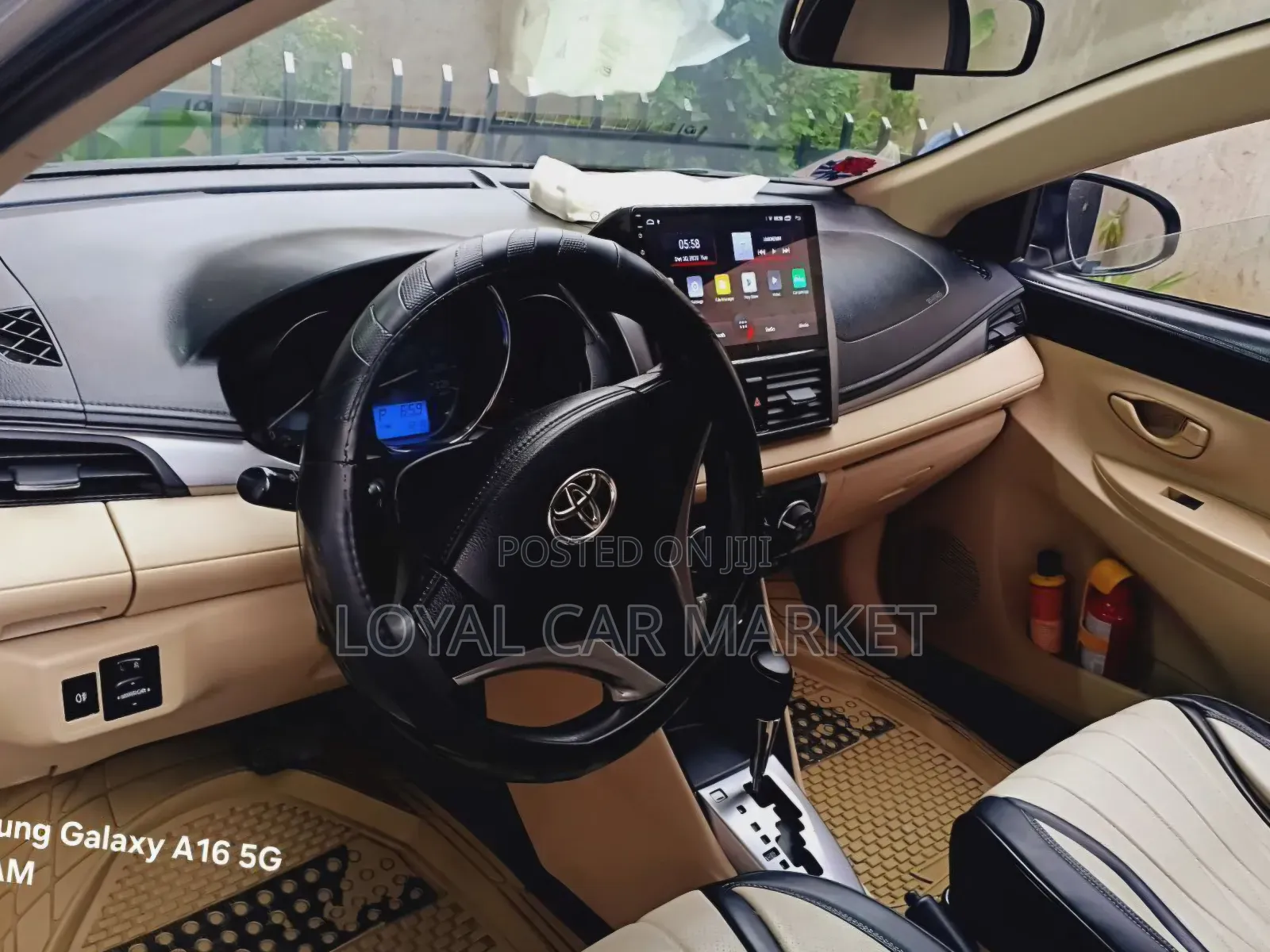 Toyota Yaris 2013 Silver