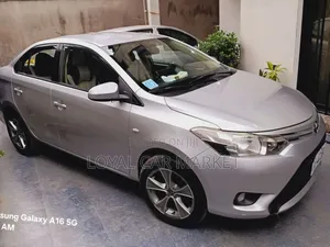 Toyota Yaris 2013 Silver