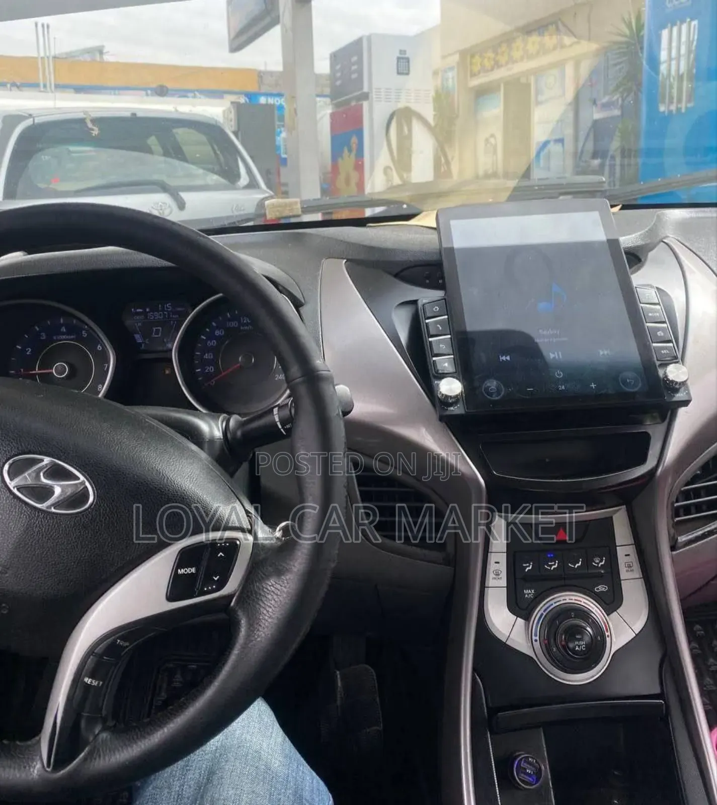 Hyundai Elantra 2012 Silver