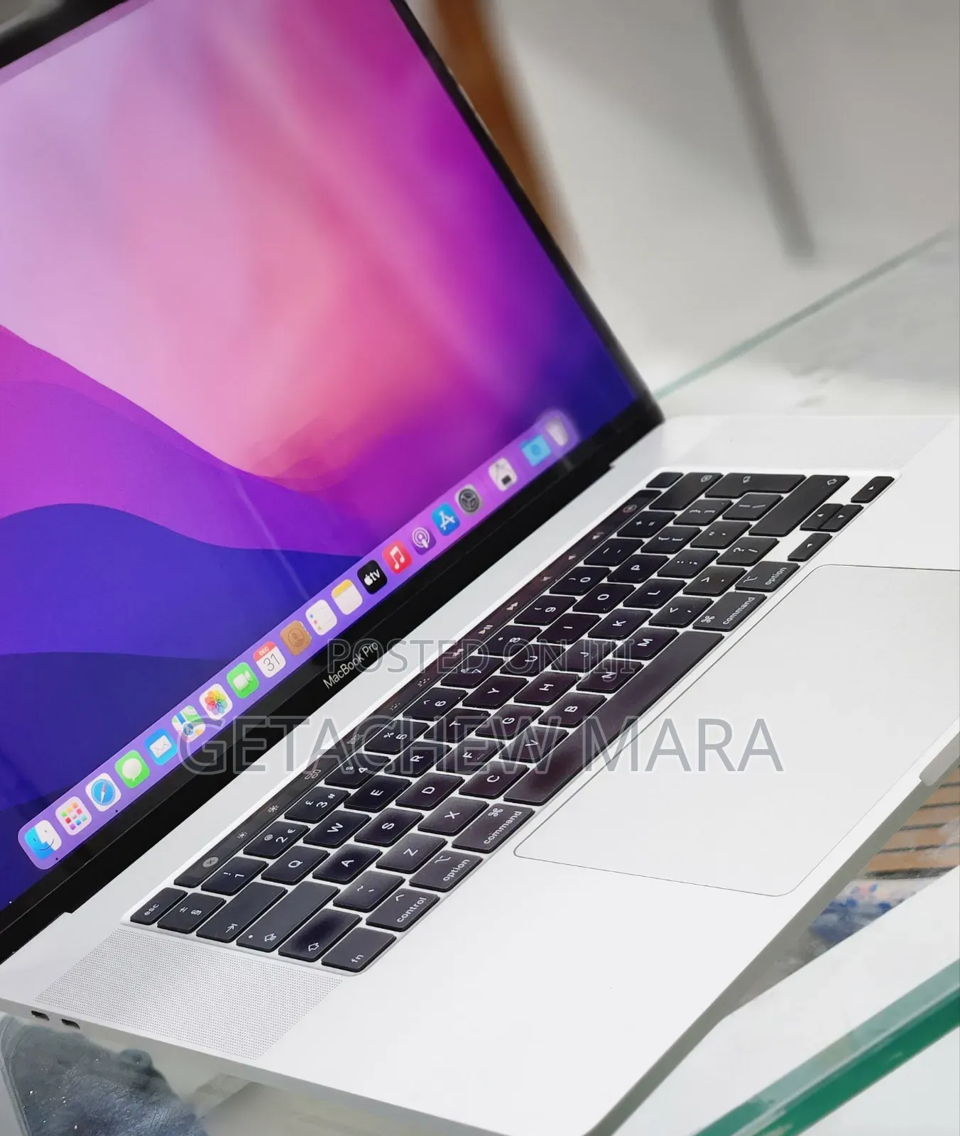 New Laptop Apple MacBook Pro 2019 16GB Intel Core I7 SSD 512GB