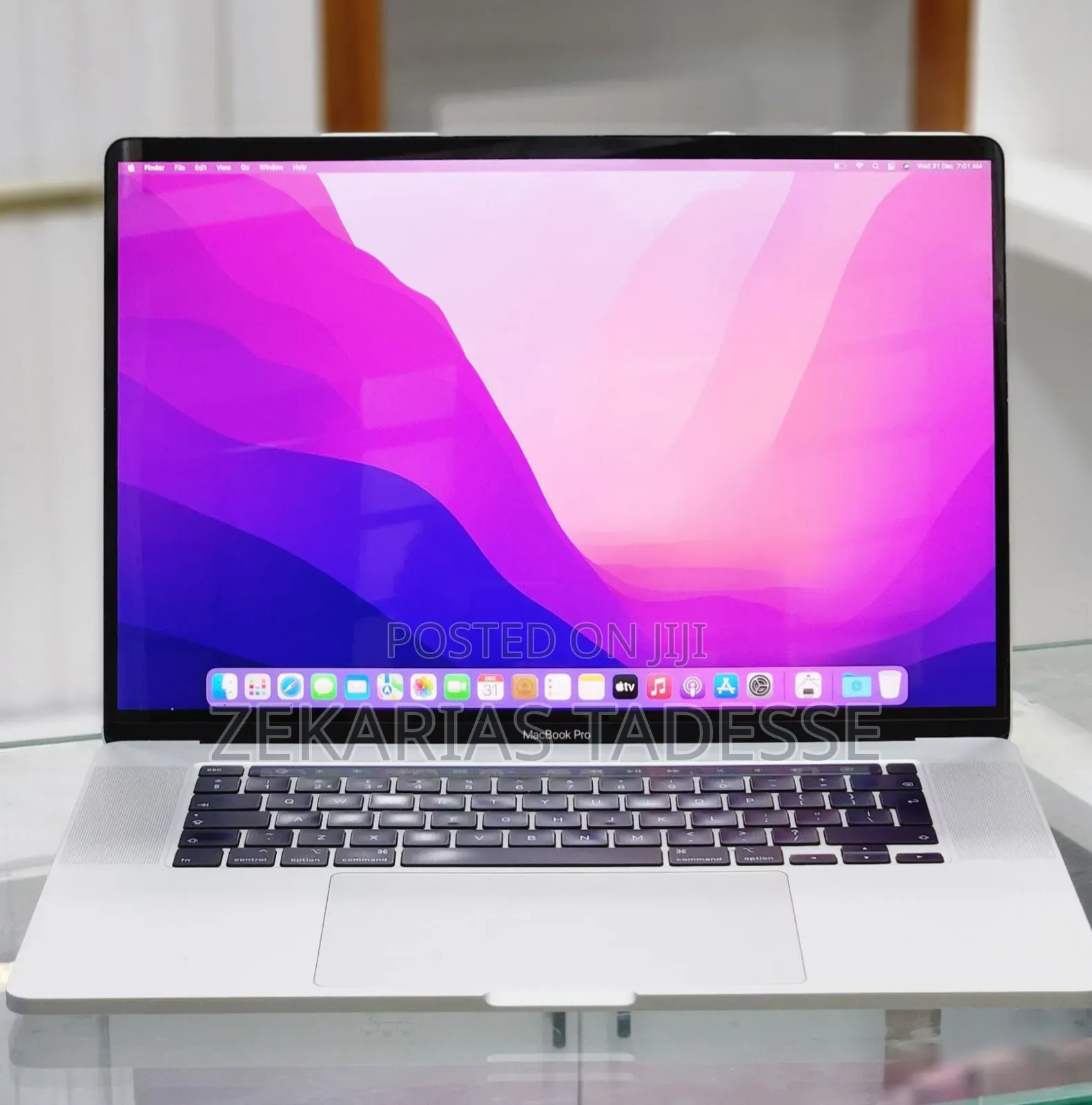 New Laptop Apple MacBook Pro 2019 16GB Intel Core I7 SSD 512GB