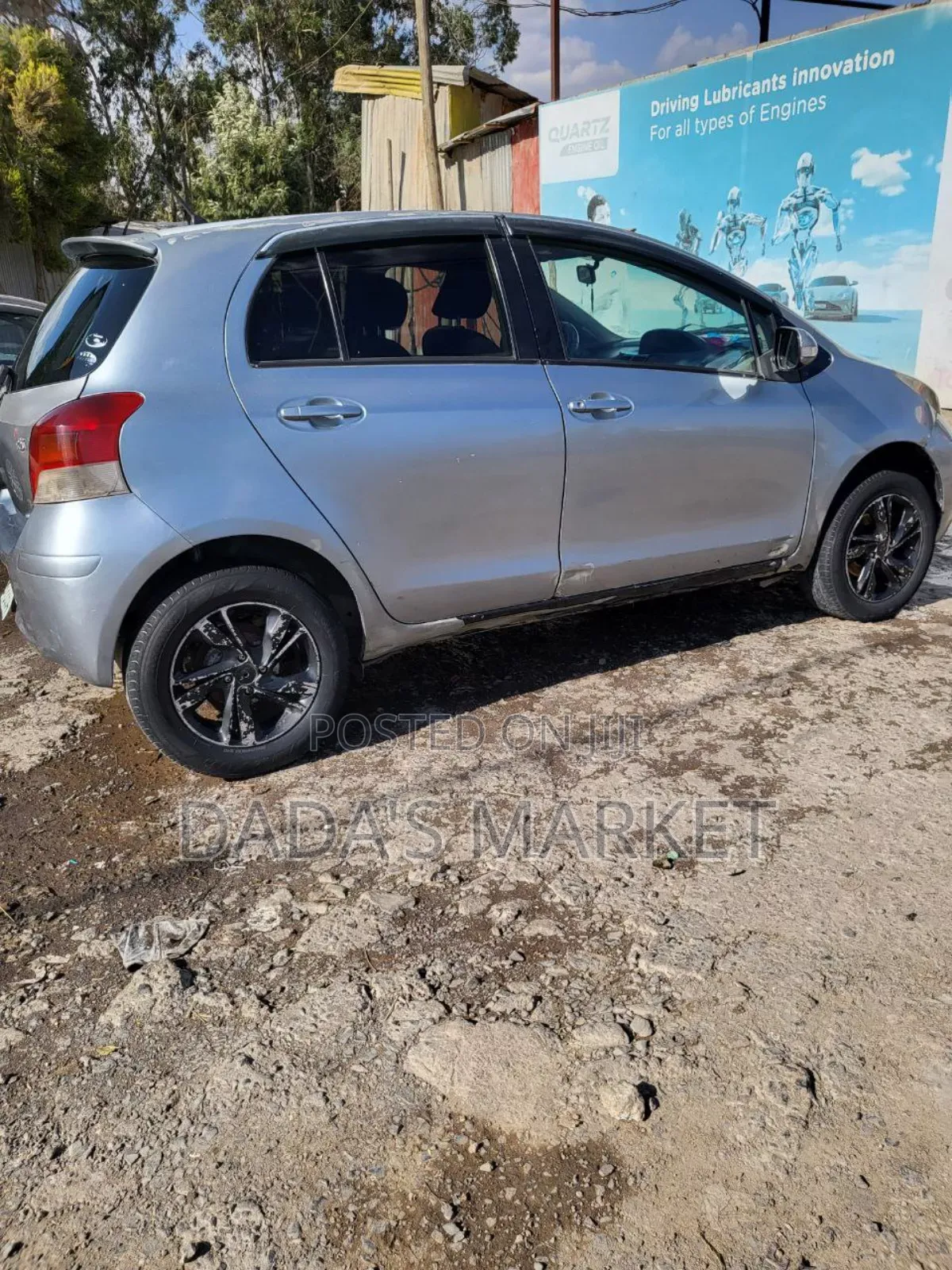 Toyota Yaris 2010 Silver