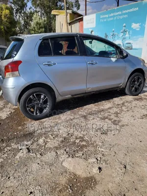 Toyota Yaris 2010 Silver