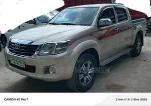 Toyota Hilux 2015 White