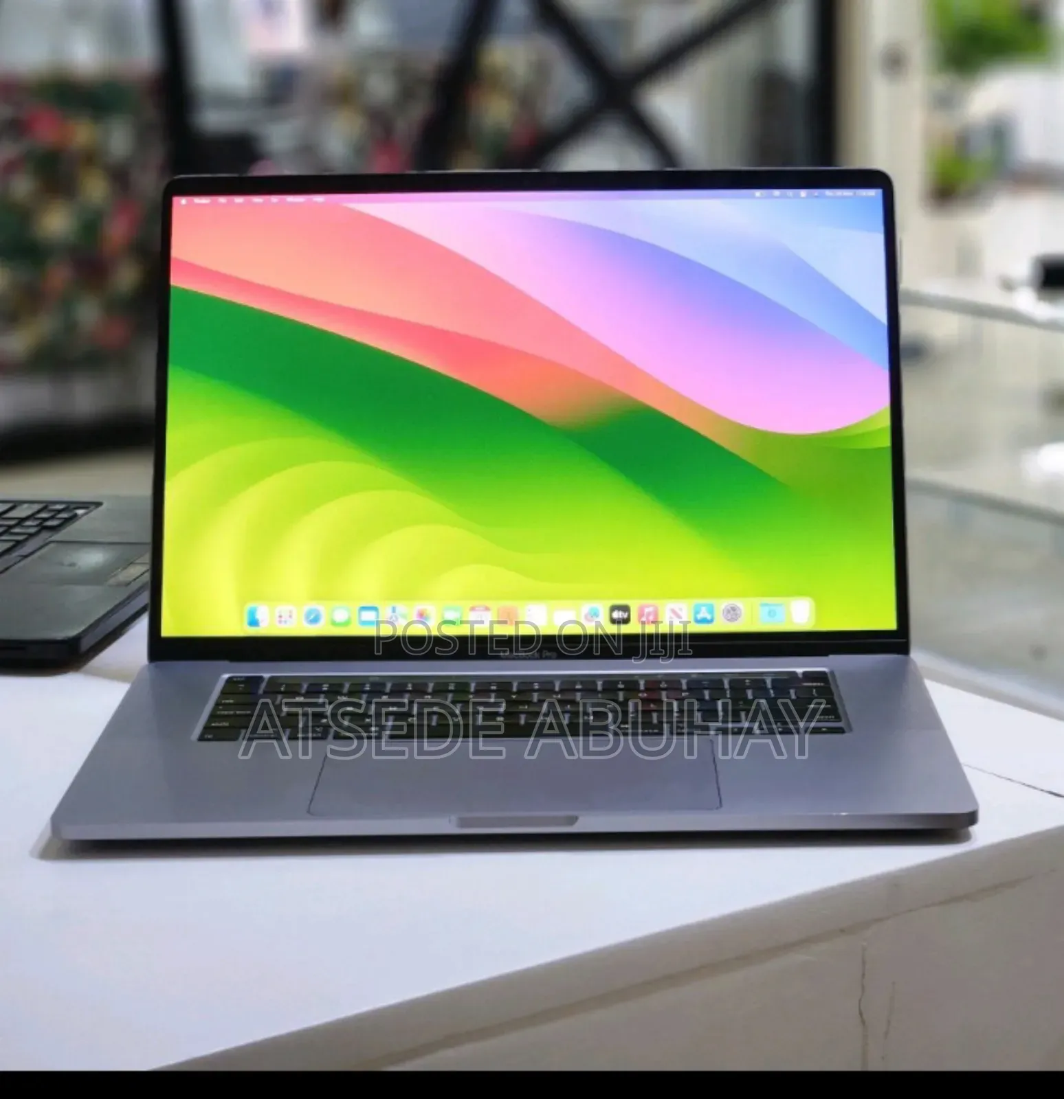 New Laptop Apple MacBook Pro 2019 32GB Intel Core I7 SSD 512GB