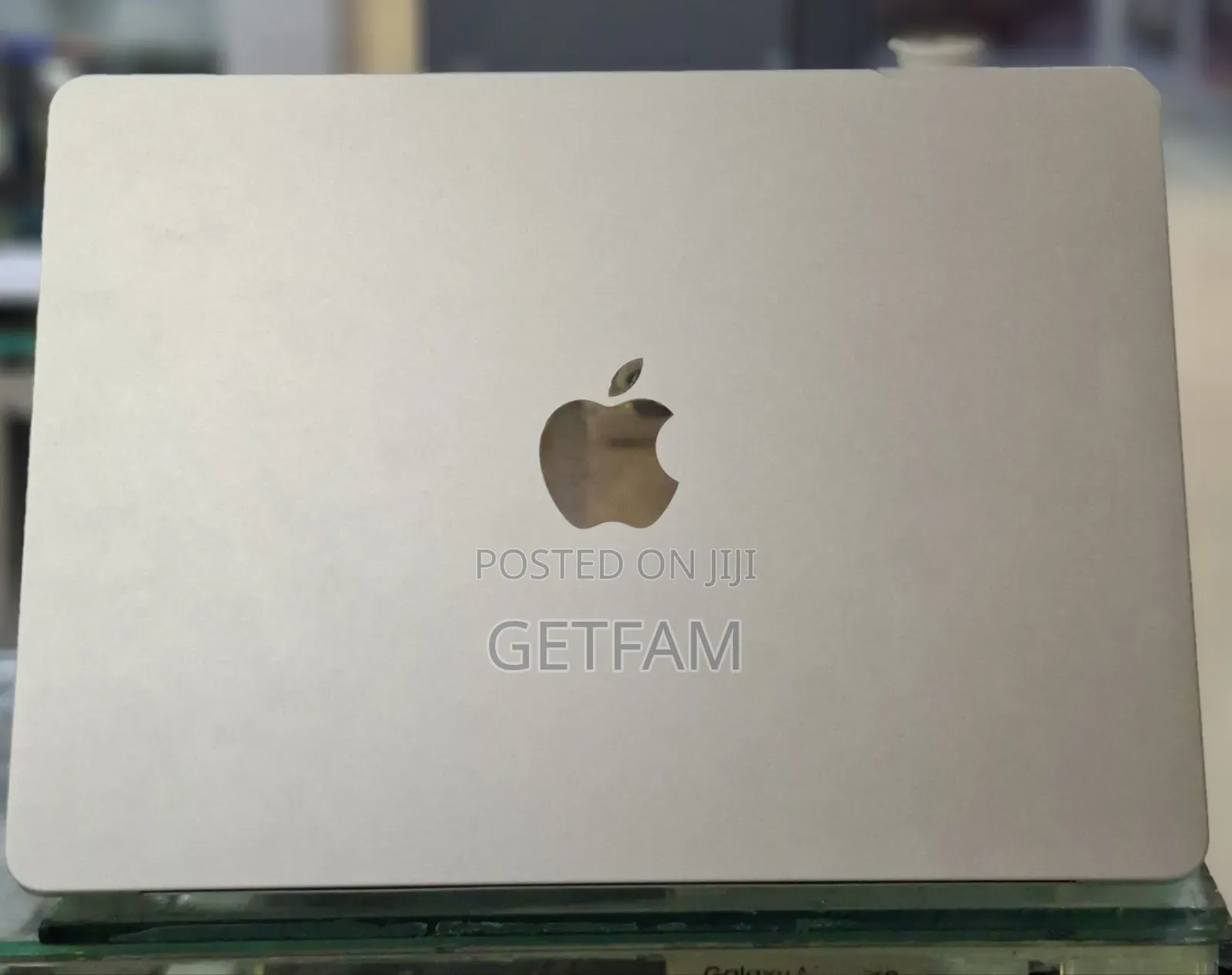 New Laptop Apple MacBook Air 2022 M2 8GB Apple M2 SSD 256GB