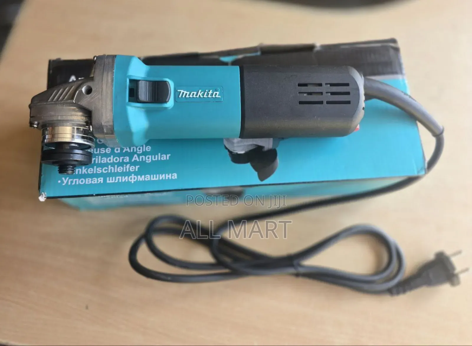 ማኬታ ግራይደር Available