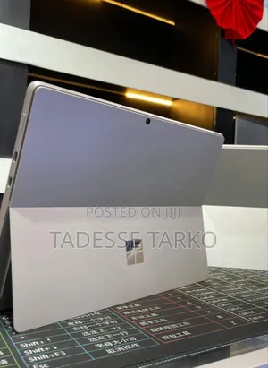 New Laptop Microsoft Surface Pro 8 16GB Intel Core I7 SSD 1T