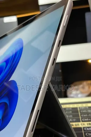 New Laptop Microsoft Surface Pro 8 16GB Intel Core I7 SSD 1T