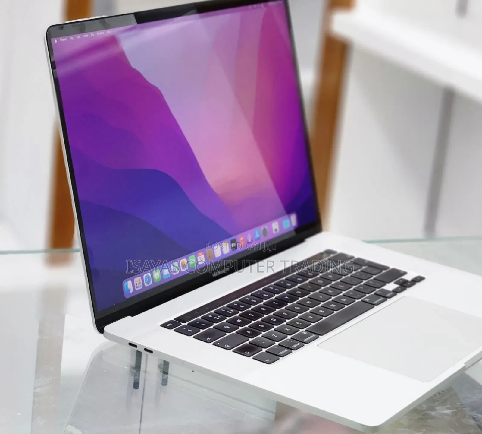 New Laptop Apple MacBook Pro 2019 16GB Intel Core I7 SSD 512GB