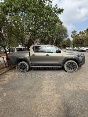 Toyota Hilux Revo Double Cab Deisel 2.8 AWD 2022 Gray