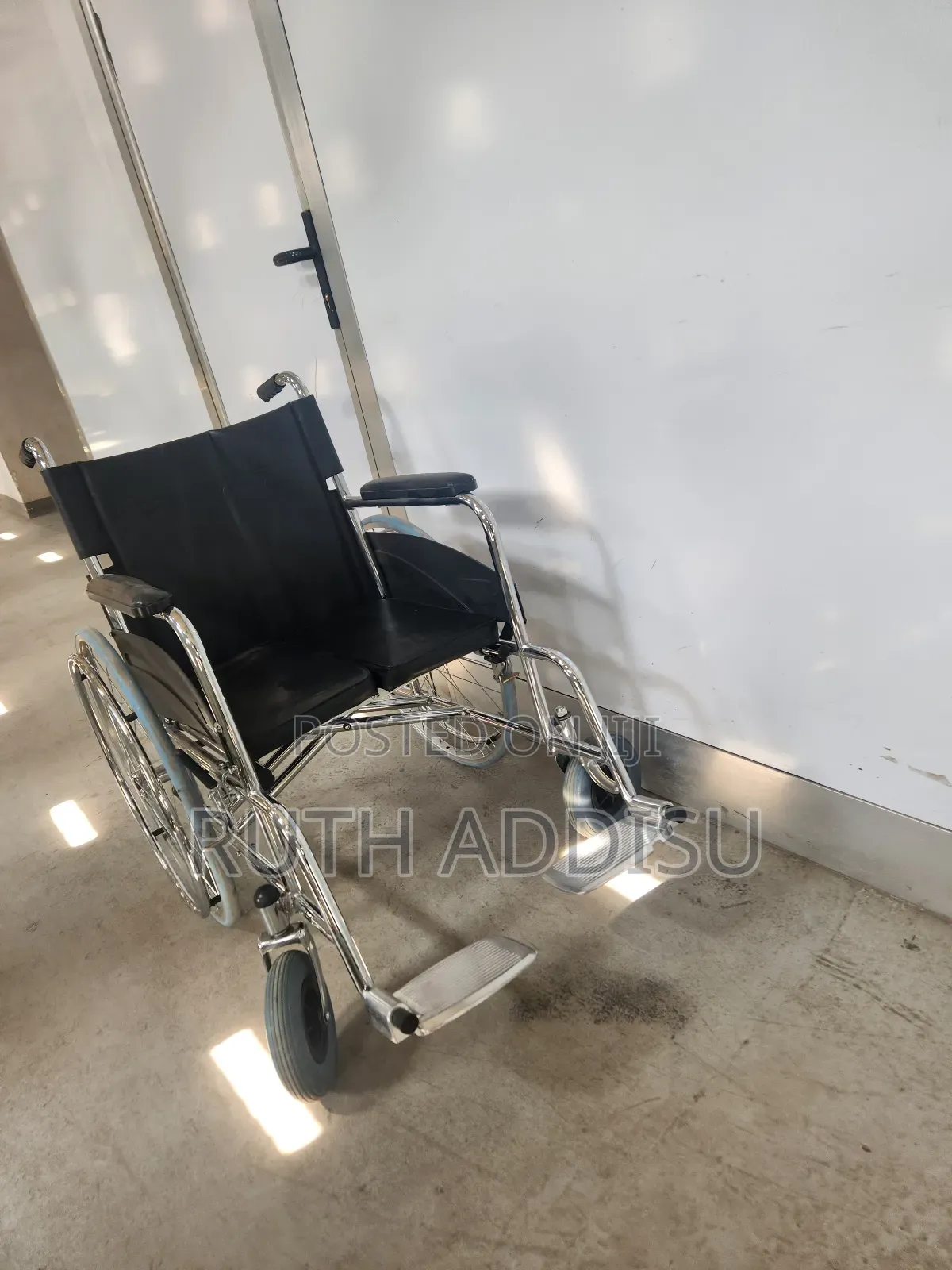 Boneded Strong Wheelchair ዊልቸር የሚታጠፍ Wheelchair