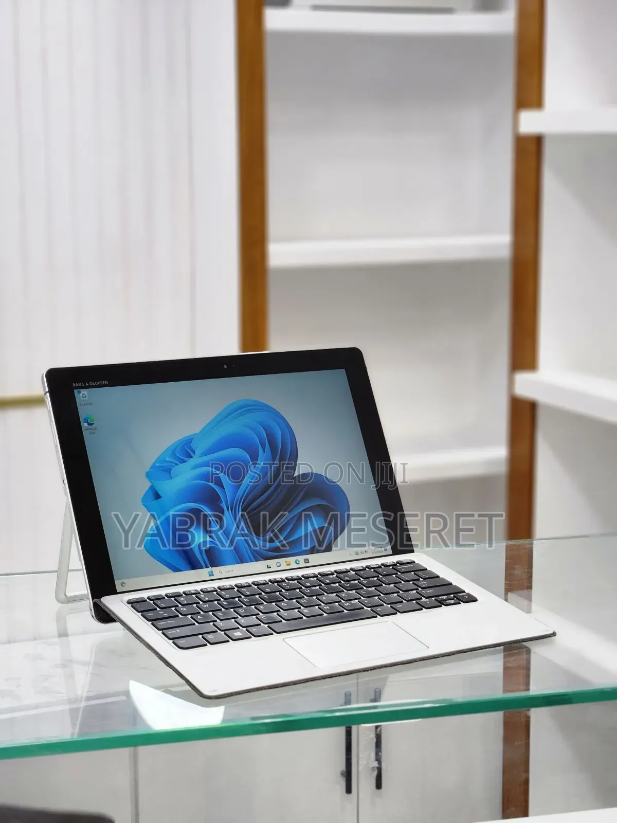 New Laptop HP X2 8GB SSD 256GB