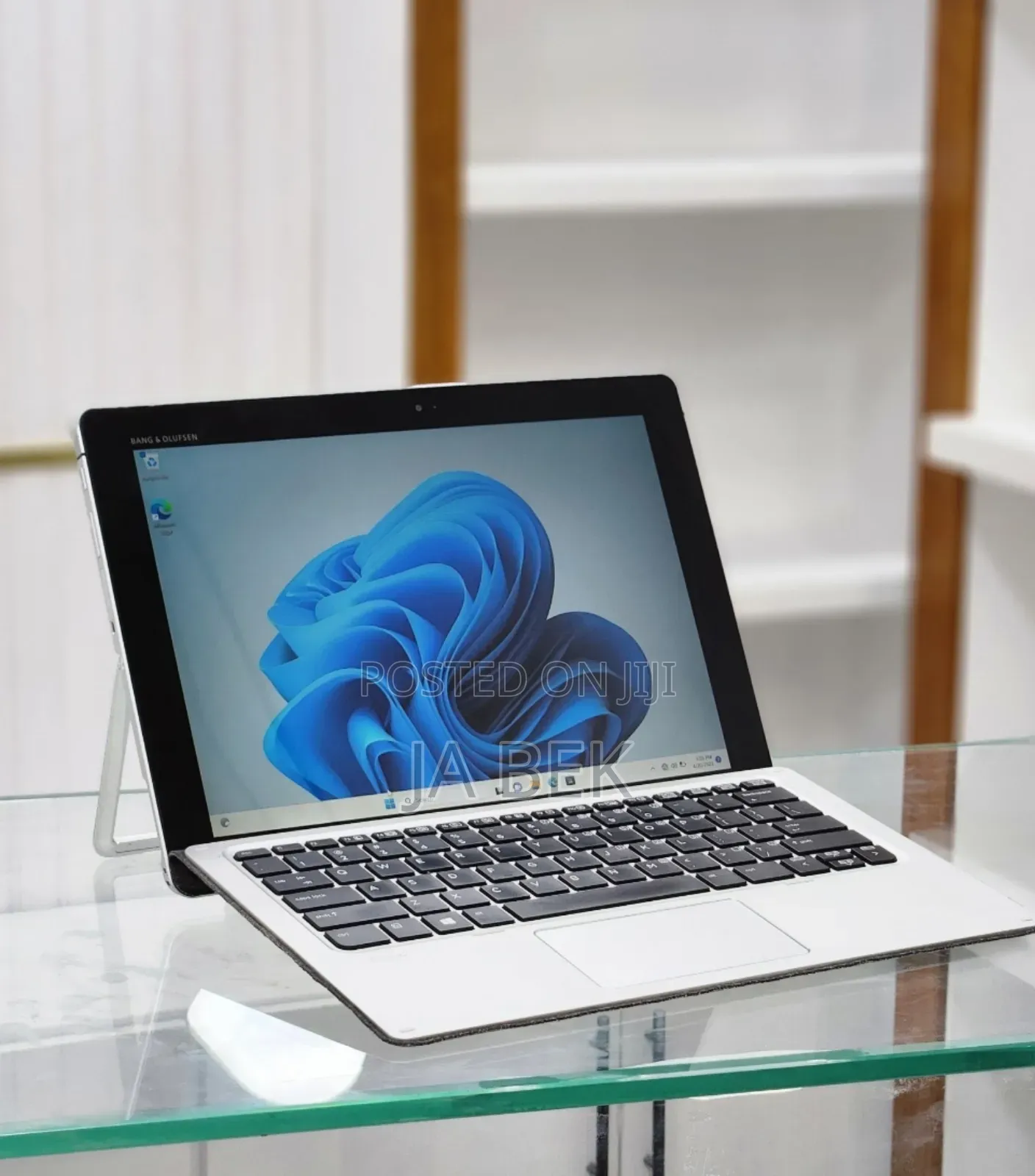 New Laptop HP X2 8GB Intel Core M SSD 256GB