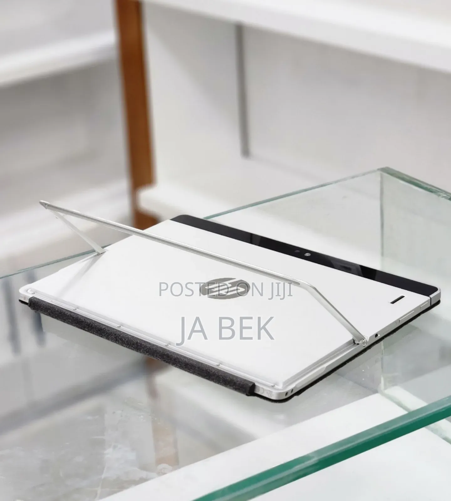 New Laptop HP X2 8GB Intel Core M SSD 256GB