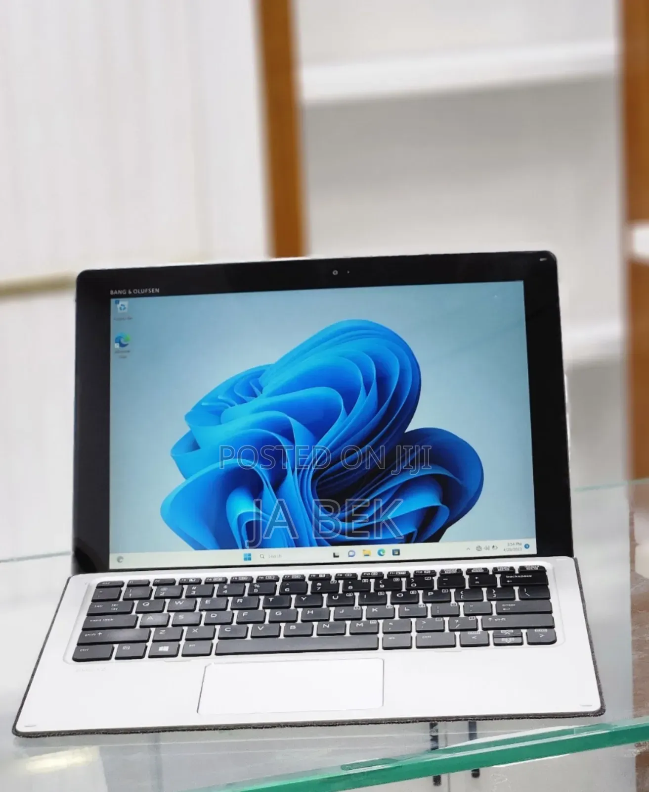 New Laptop HP X2 8GB Intel Core M SSD 256GB