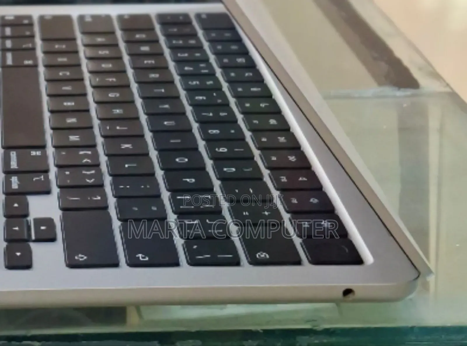 New Laptop Apple MacBook Air 2022 M2 8GB Apple M2 SSD 256GB