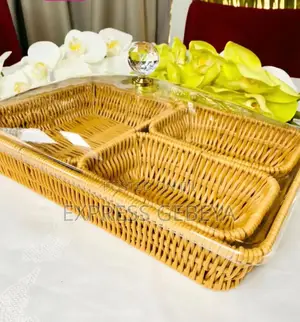 2በ1 የእንጀራና ኩኪስ ማቅረቢያ 1የእንጀራ,3የኩኪስ እና የቆሎ ማቅረቢያ የያዘ