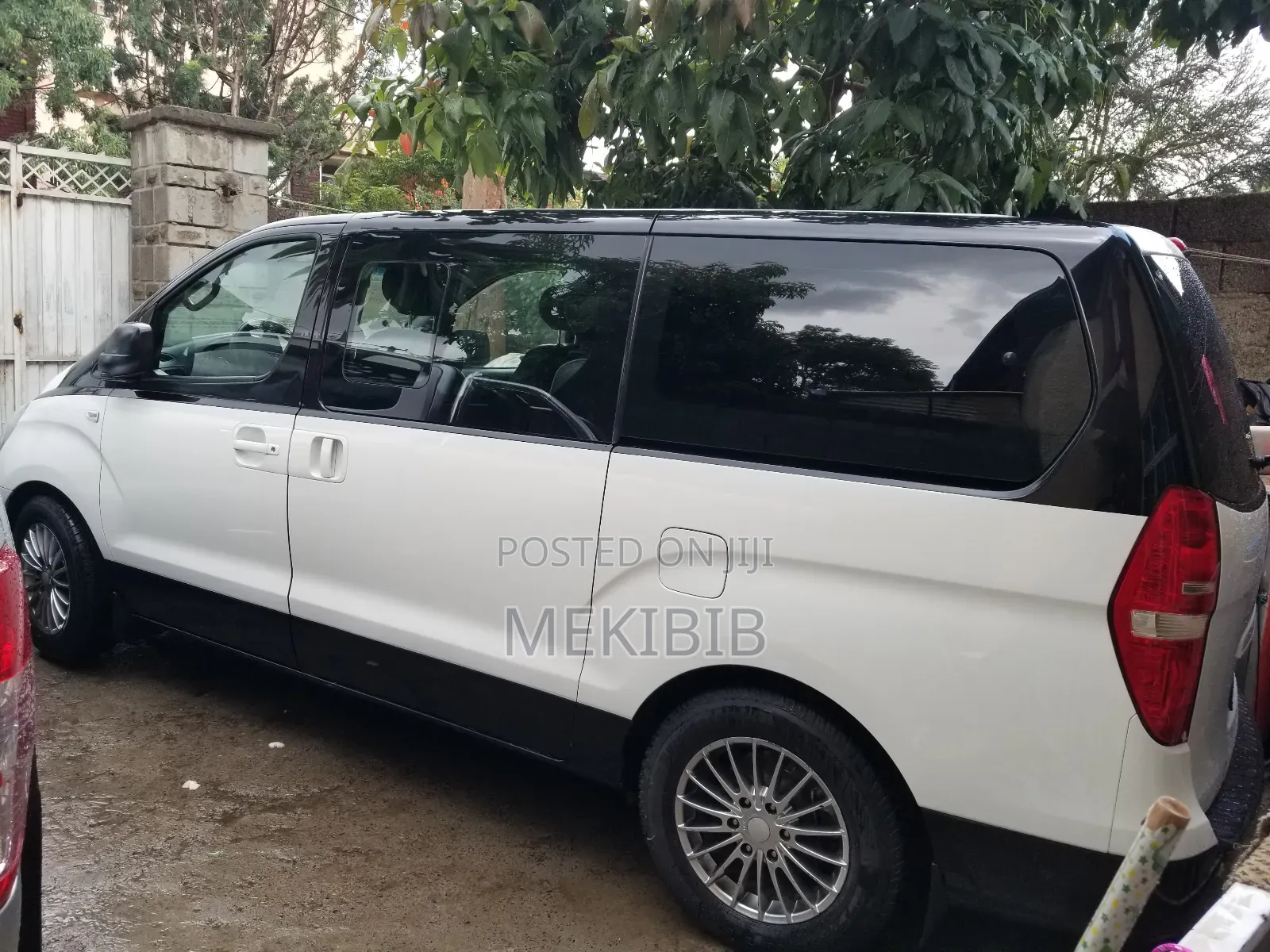 Hyundai H1 2.4 GLS 2012 White