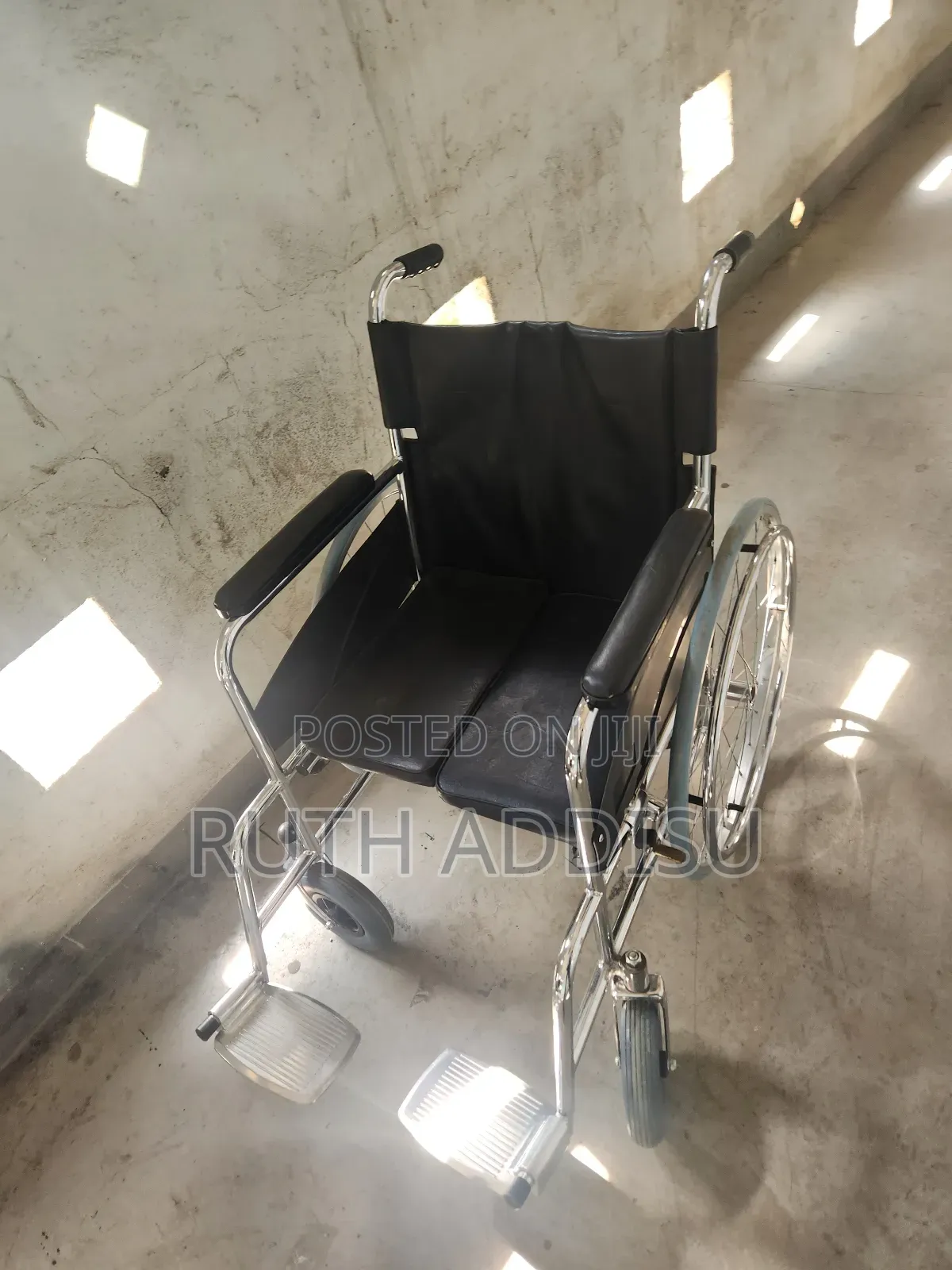 Wheelchair Foldable ያገለገለ እና አዲስ ዊልቸር እኛ ጋር በብዛት አለ ያሉበትም እናደርሳለን ዩዝድ