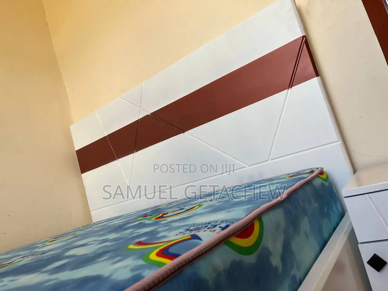 150cm Bed With One Nightstand (አልጋ)