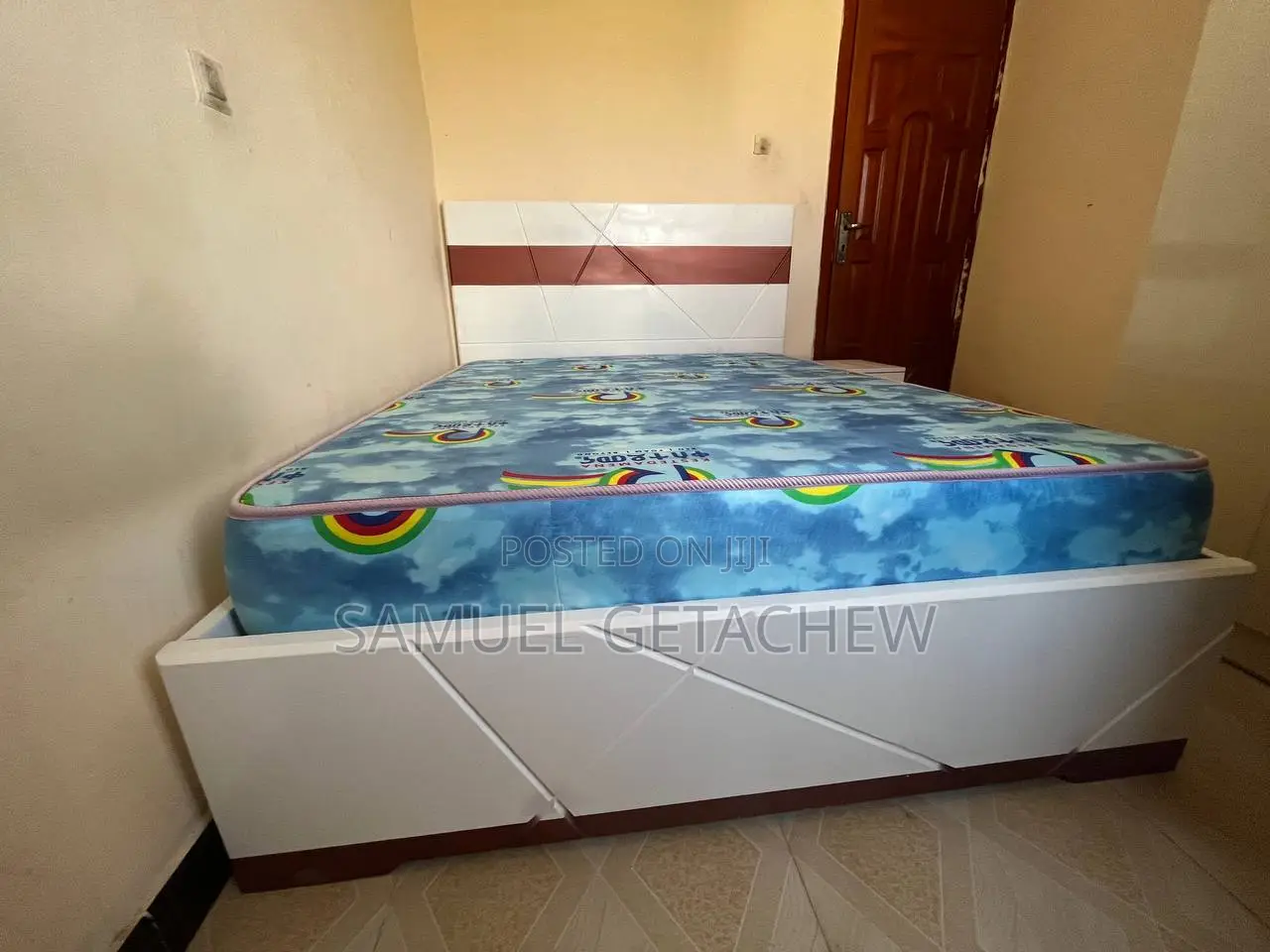 150cm Bed With One Nightstand (አልጋ)