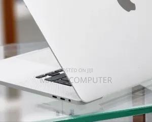 New Laptop Apple MacBook Pro 2019 16GB Intel Core I7 SSD 512GB