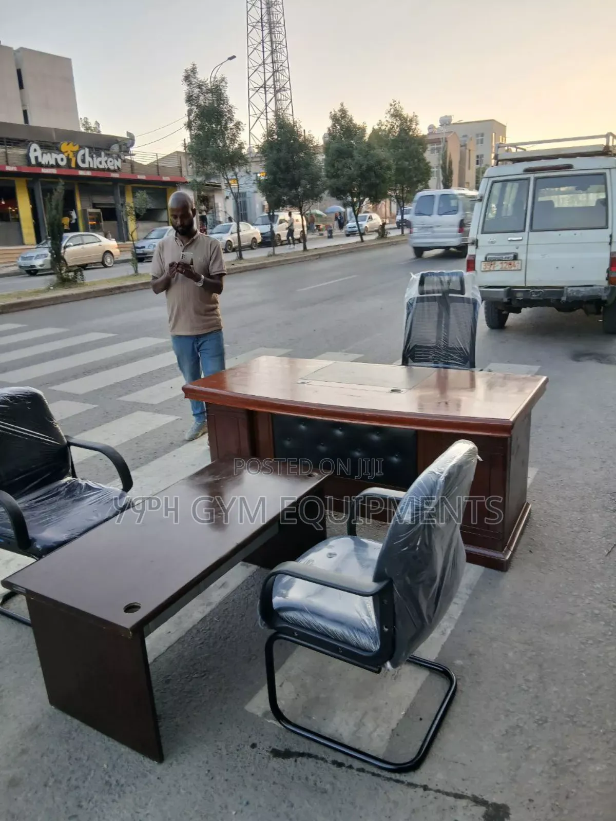 Executive Office Furniture Set - Desk, Chairs Side Table!