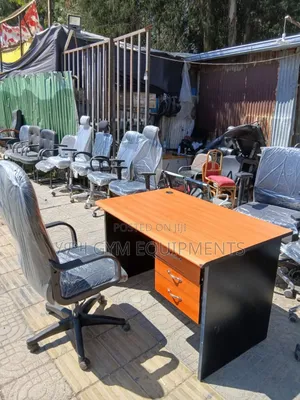 Executive Office Furniture Set - Desk, Chairs Side Table!