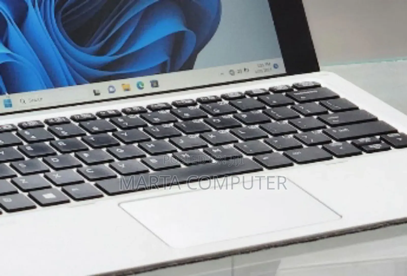 New Laptop HP Elite X2 G8 8GB Intel Core I7 SSD 256GB