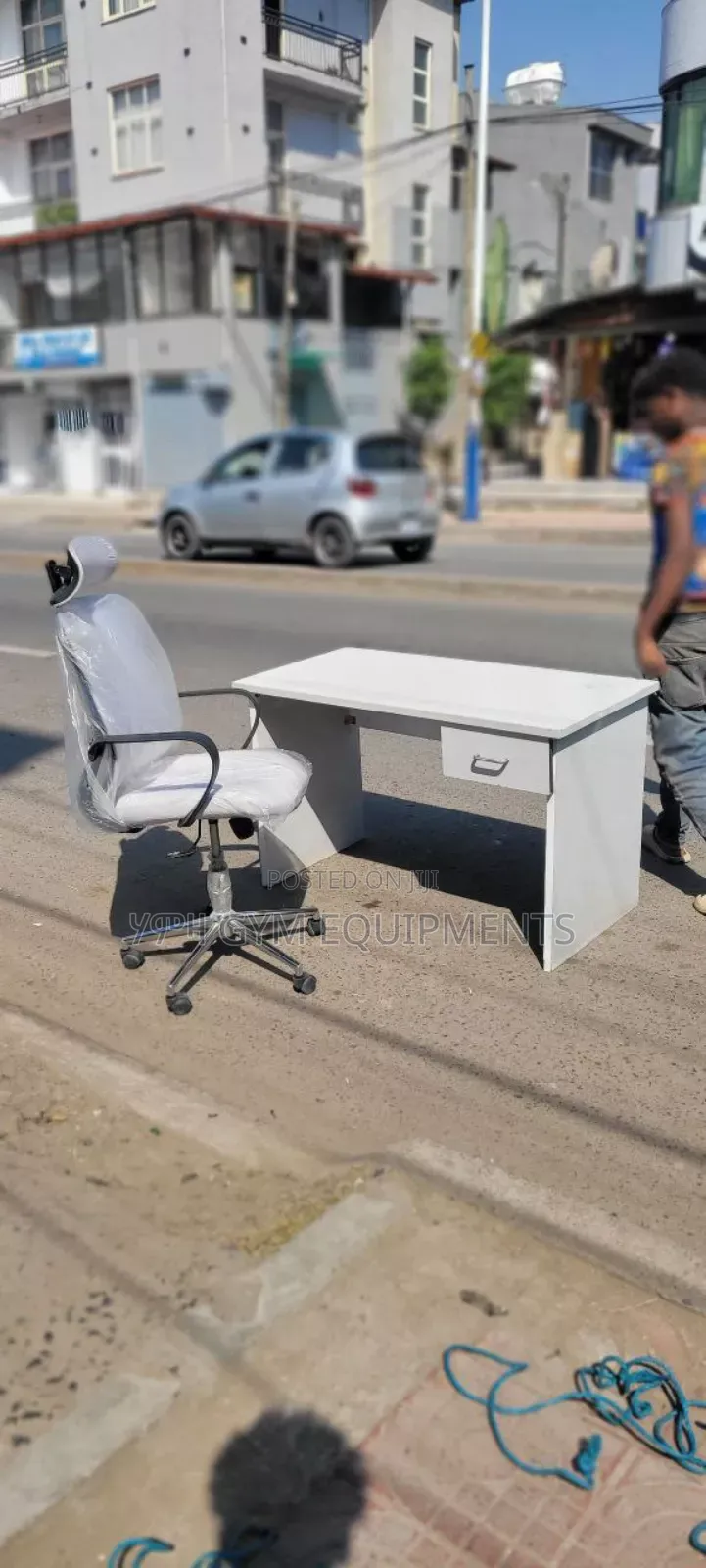 Executive Office Furniture Set - Desk, Chairs Side Table!