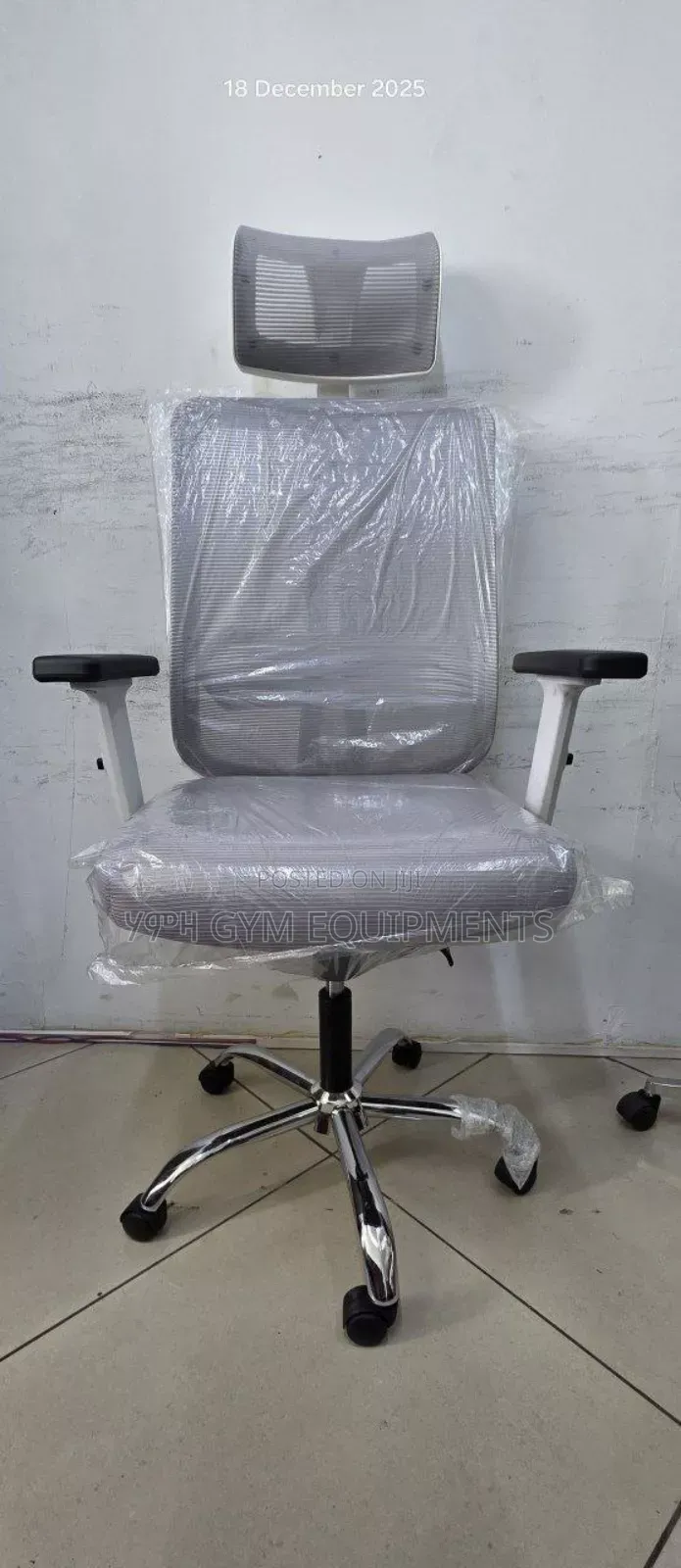 Executive Office Furniture Set - Desk, Chairs Side Table!